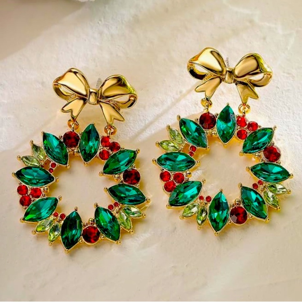 Elegant 14KT Gold dip Rocksbox Crystal Wreath dangle earrings